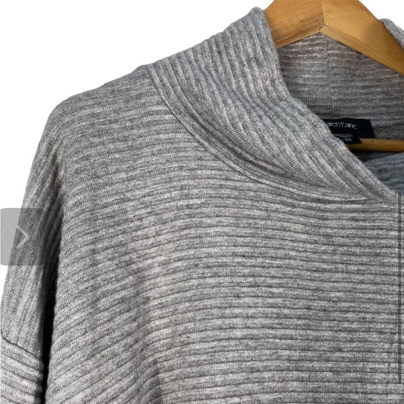 Karen Kane Grey High-Neck Boxy Fit Pullover Sweater Size 2X - Picture 2 of 3